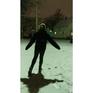 Meet your Posher, Synthia